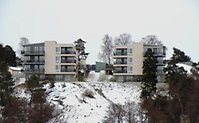 Husen sett från Ursviksvägen, februari 2011. Foto: Lisa Brattström